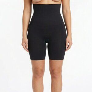 SPANX OnCore High Waist Shaper - Reversible Sculpting Mid-Thigh Short Small